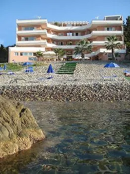 Aparthotel La Scogliera Blu Caronia