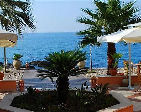 La Scogliera Blu Caronia
