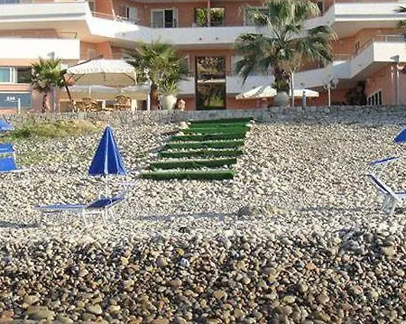 La Scogliera Blu Caronia