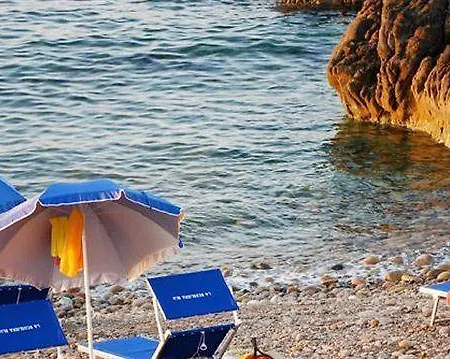 Aparthotel La Scogliera Blu *