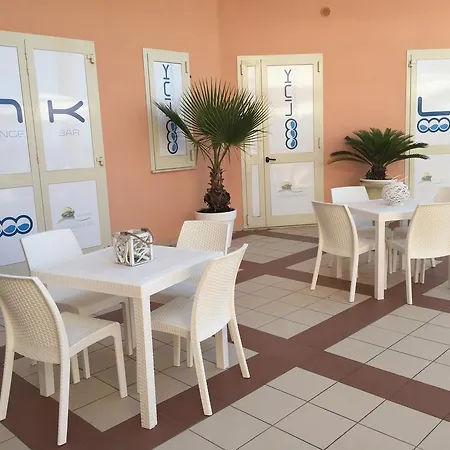 La Scogliera Blu Aparthotel *