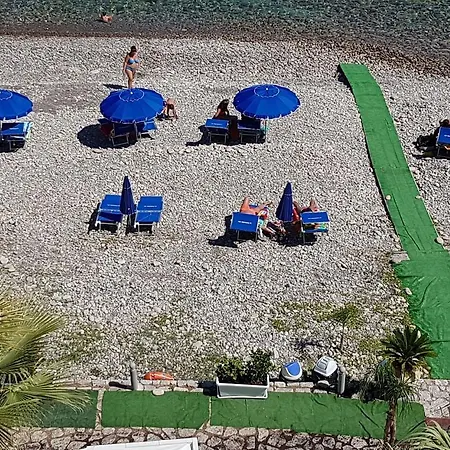 La Scogliera Blu Caronia