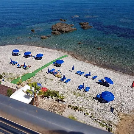 La Scogliera Blu Caronia