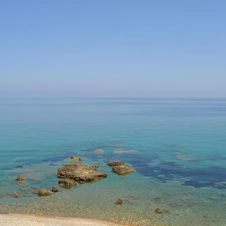Aparthotel La Scogliera Blu Caronia