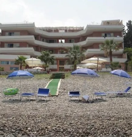 Aparthotel La Scogliera Blu *