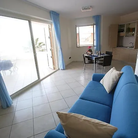Aparthotel La Scogliera Blu Caronia