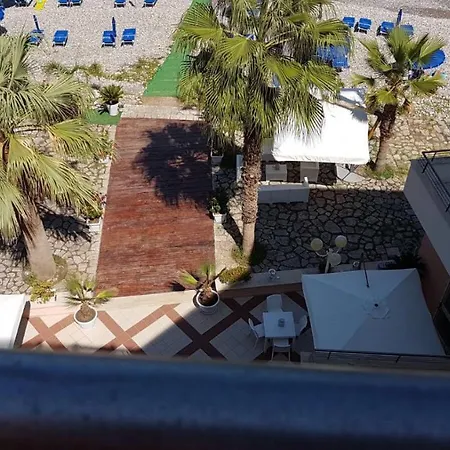 La Scogliera Blu Aparthotel *