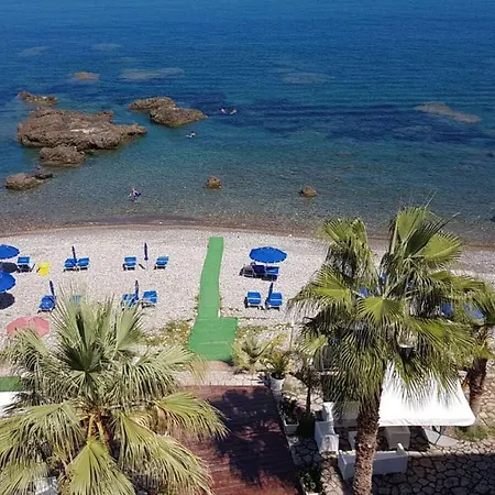 La Scogliera Blu Aparthotel *